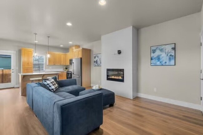 Building Photo - 63286 NW Ski Ln