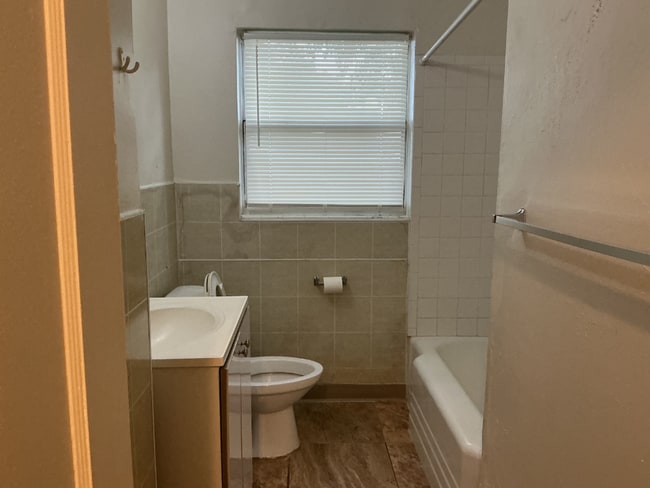 Building Photo - 2-Bedroom / 1-Bath Home for Rent- $1150