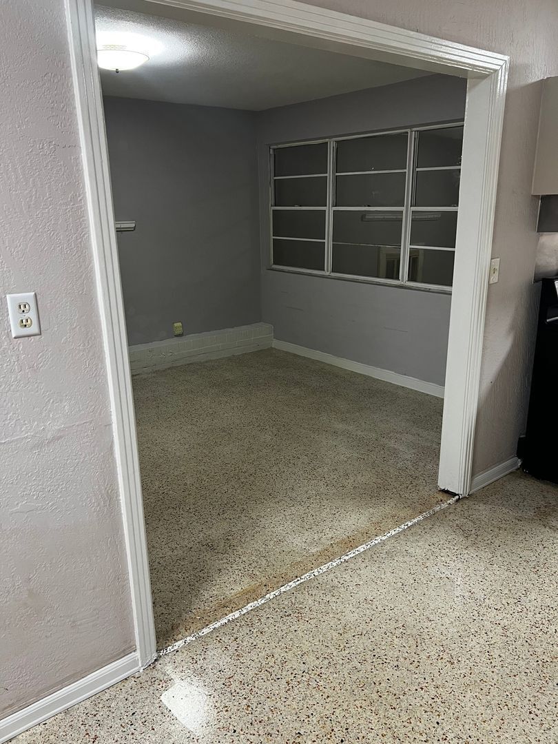 Building Photo - 664 8th St