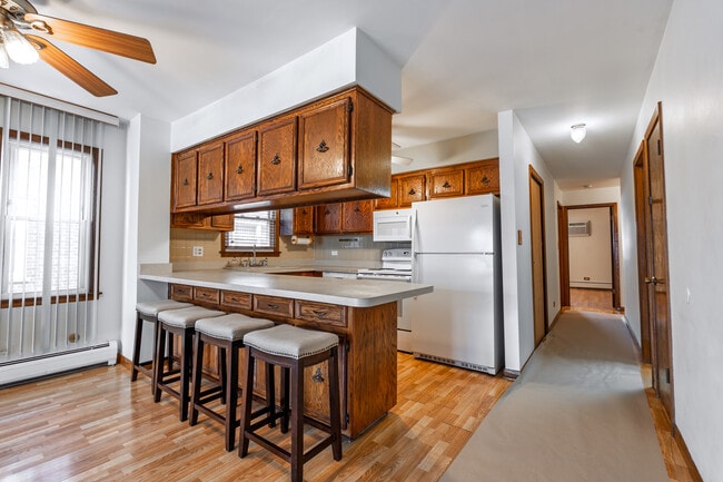 Building Photo - 4617 Grove Ave