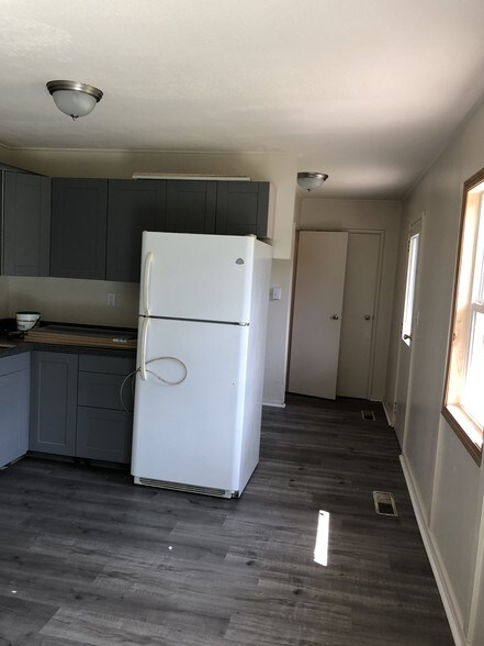 Building Photo - 1033 Archway Dr