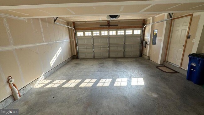 Building Photo - 9727 June Flowers Way