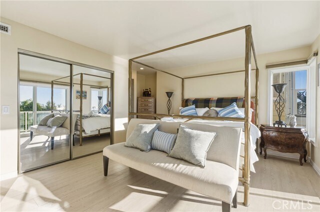 Building Photo - 883 Katella St