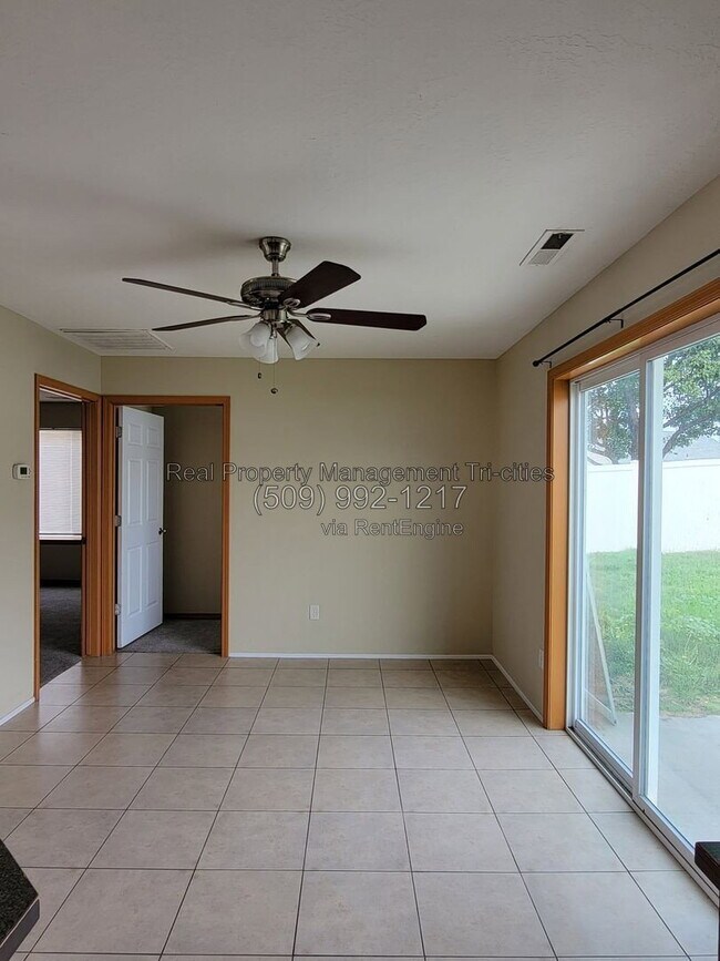 Building Photo - 6305 Thistledown Dr