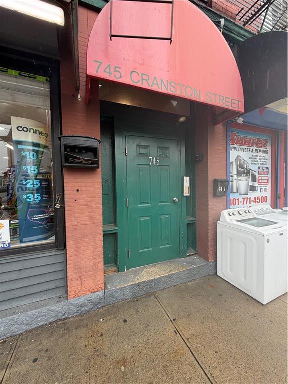 Building Photo - 745 Cranston St