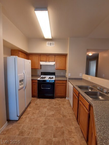 Building Photo - 3400 Cabana Dr