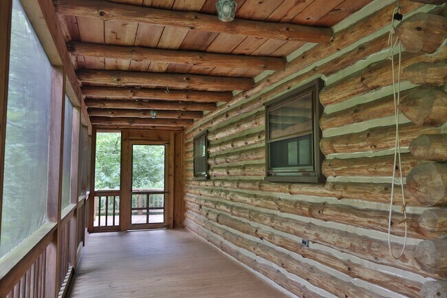 Building Photo - 980 Mine Rd