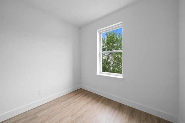Building Photo - 203 Academy St