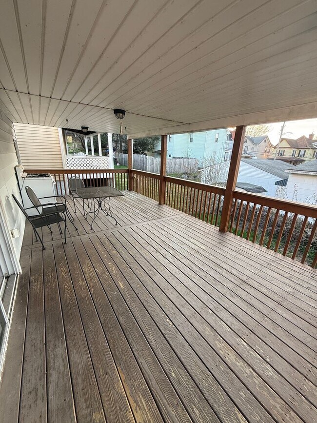 Building Photo - 2-Bedroom 1 Bath House with Spacious Entertaining Porch