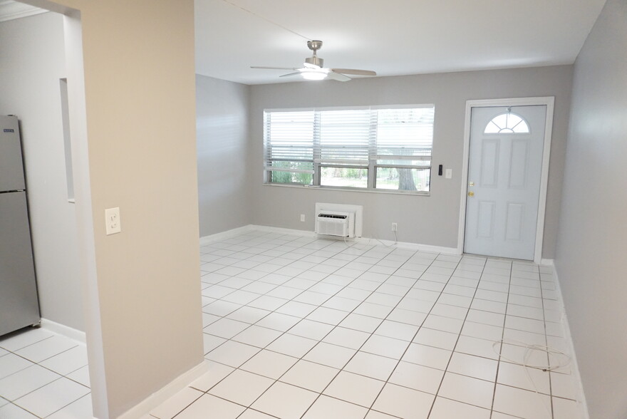 Building Photo - 294 Chatham O