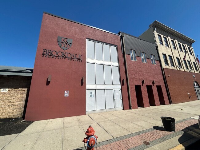 Building Photo - 119 7th Ave
