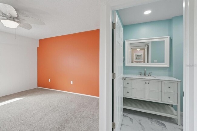 Building Photo - 14800 Walsingham Rd