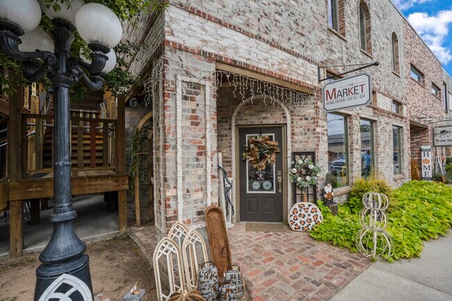 Building Photo - 628 Foster St