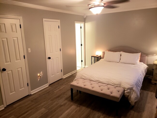 Building Photo - 2845 Wynterhall Rd SE