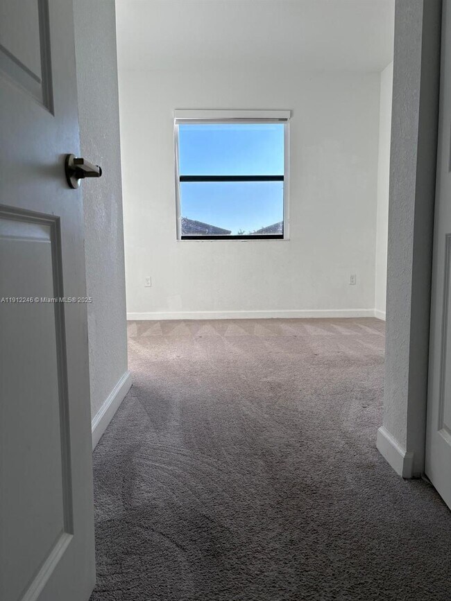 Building Photo - 25282 SW 108th Ave