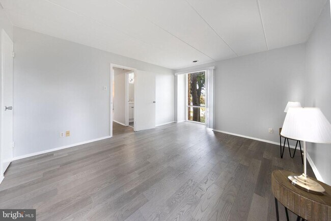 Building Photo - 2600 Indian Dr
