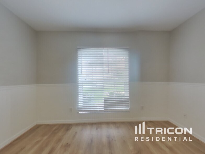 Building Photo - 4842 Oakley Rd
