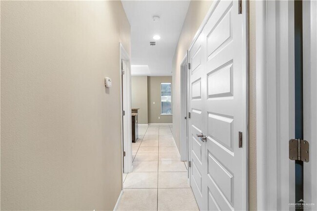 Building Photo - 1205 Bodark Dr