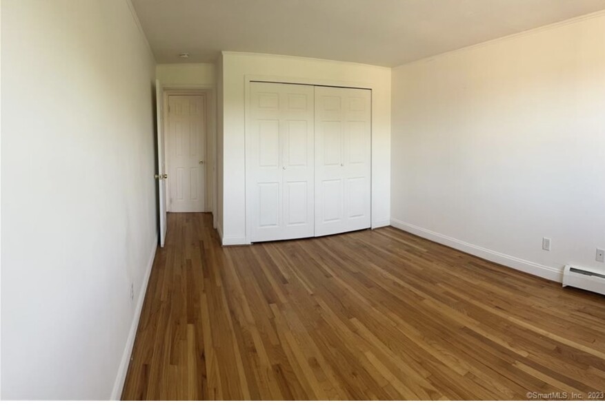 Bedroom - 70 Farmington Ave