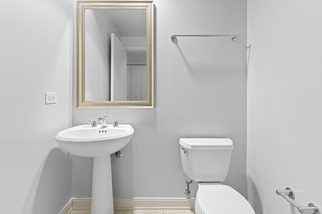 Building Photo - 130 N Garland Ct