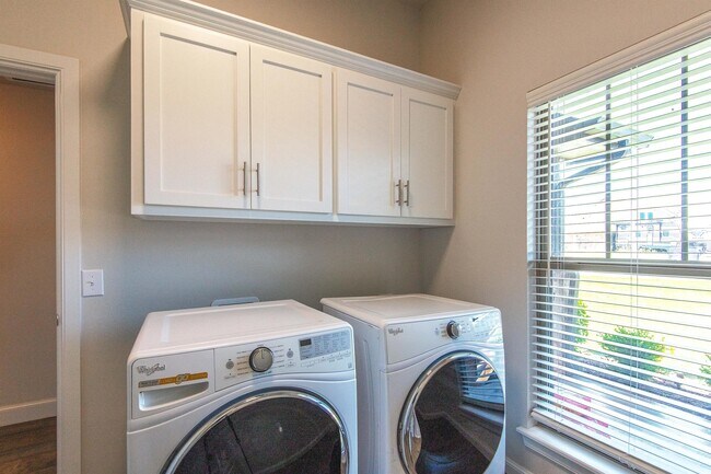 Building Photo - 2244 E Kellan Ct Terrace