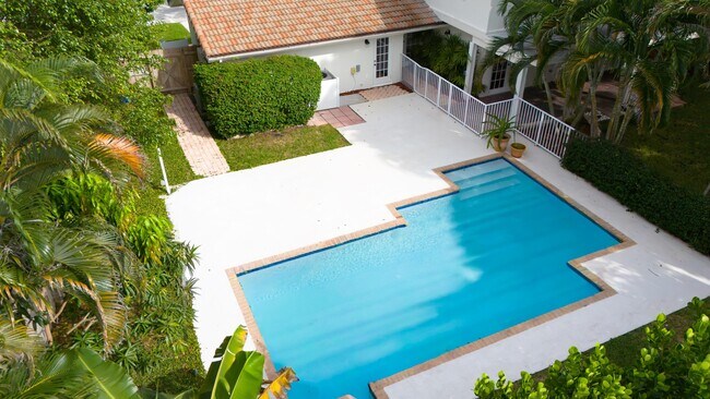 Building Photo - 3069 NW 27th Terrace