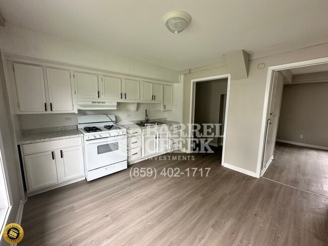 Building Photo - 115 Robertson Ln