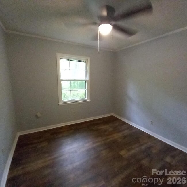 Building Photo - 10417 White Pine Rd