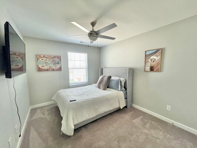 Building Photo - FURNISHED (or not) Like New 2020 Build Old...