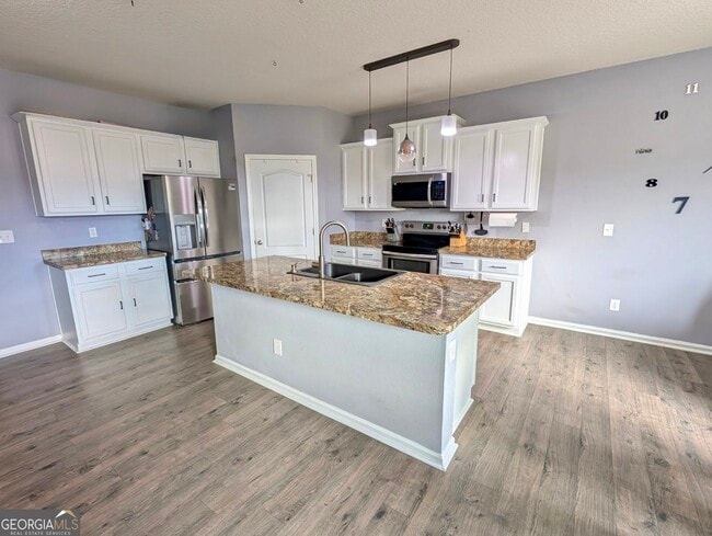 Building Photo - 215 Brooklet Cir