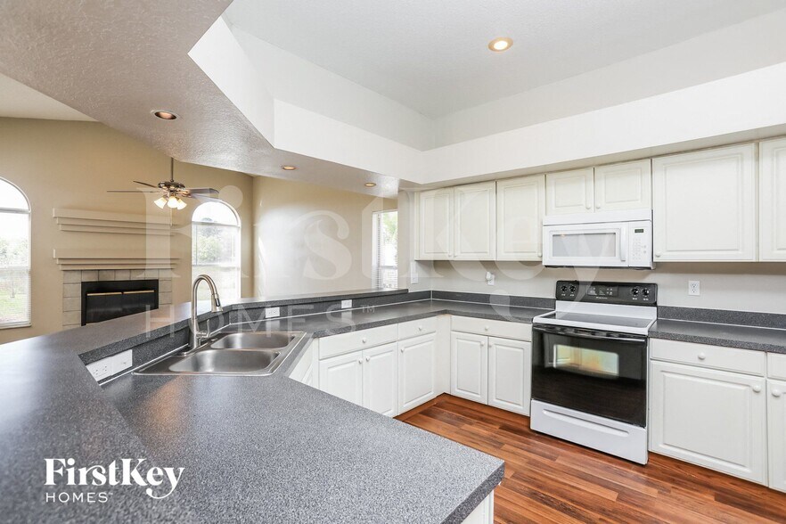 Building Photo - 62 Abbey Hollow Dr