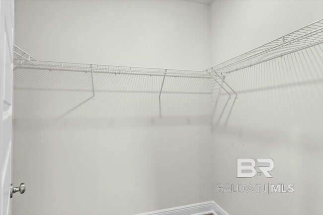 Building Photo - 13765 Shea Cir