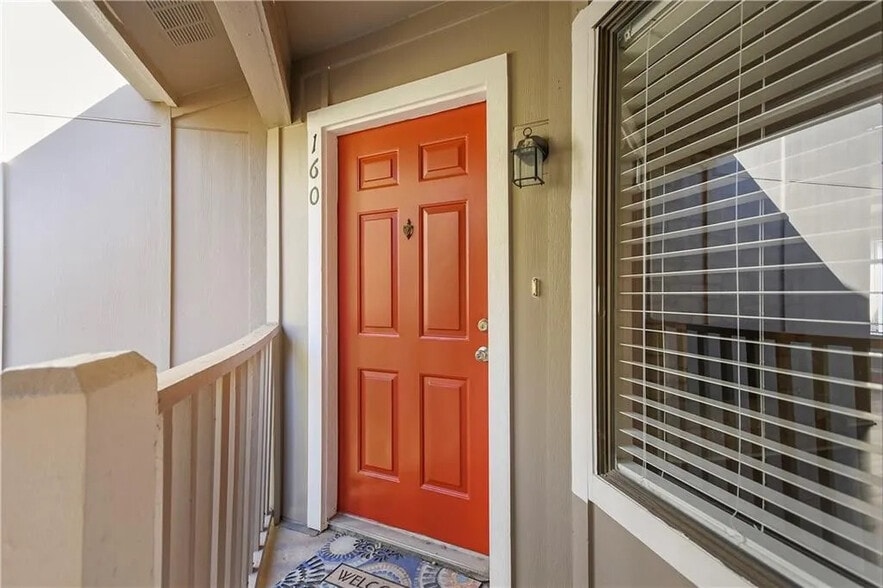 Building Photo - Room in Condo on Timber Ridge Rd