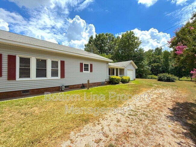 Building Photo - 245 Mt Moriah Church Rd