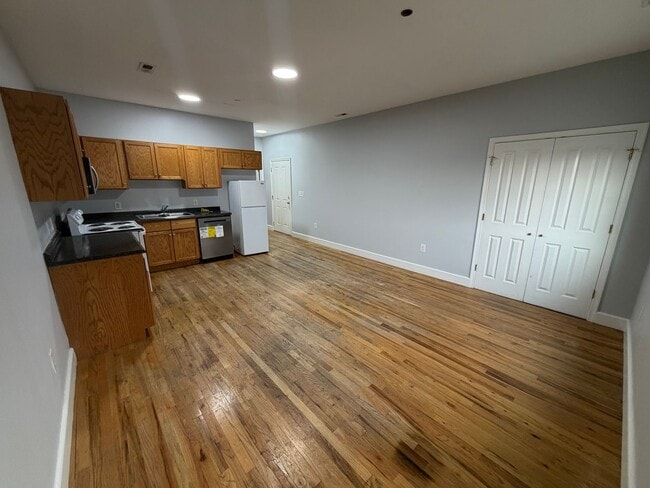 Building Photo - 1007 N 25th St