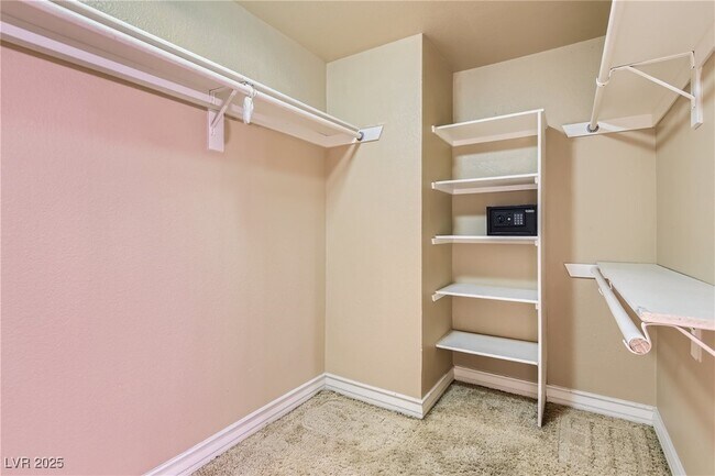 Building Photo - 210 E Flamingo Rd