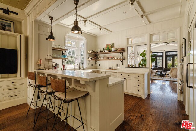 Building Photo - 430 Mesa Rd