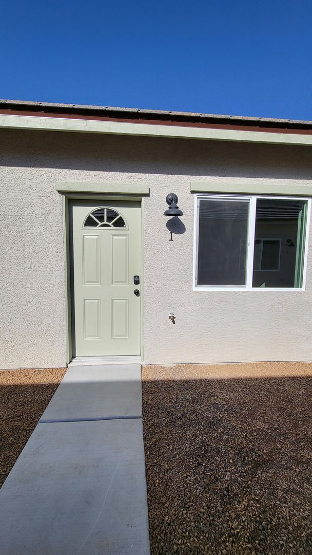 Building Photo - 1271 S Dandelion St