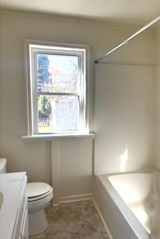 Building Photo - Price Reduced for March Move in