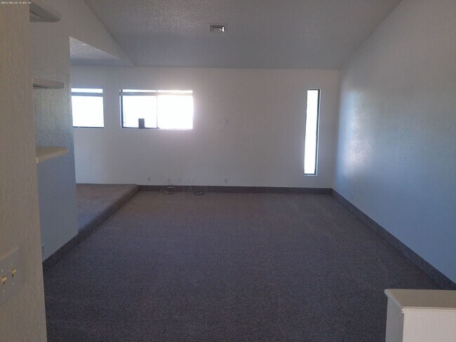 Building Photo - Spacious 3 Bedroom, 3 Bathroom Home with Bonus Room & 2-Car Garage – $1,900/month