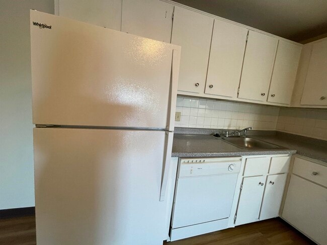 Building Photo - 99 Powers St