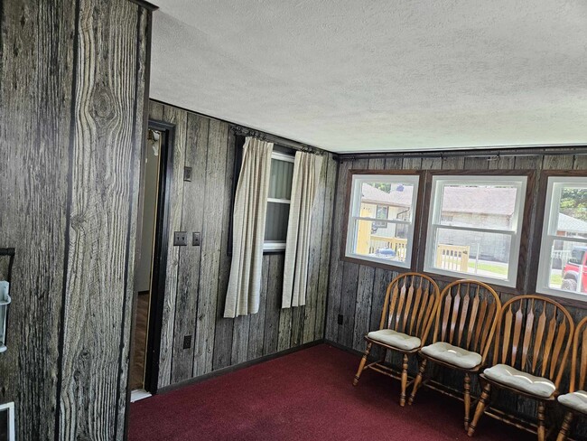 mudroom off of dining - 302 Merrill Ave