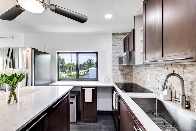 Building Photo - 168 NW 53rd St