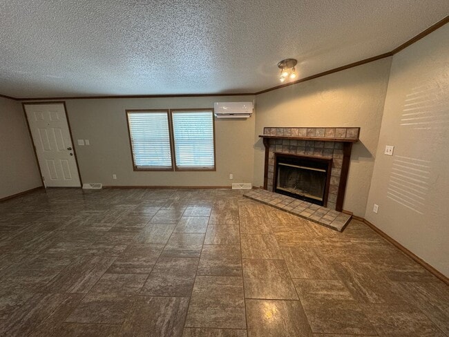Building Photo - 3 bedroom 2 bath Mobile home newly updated...