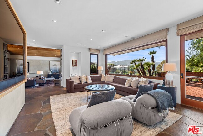 Building Photo - 4305 Clear Valley Dr