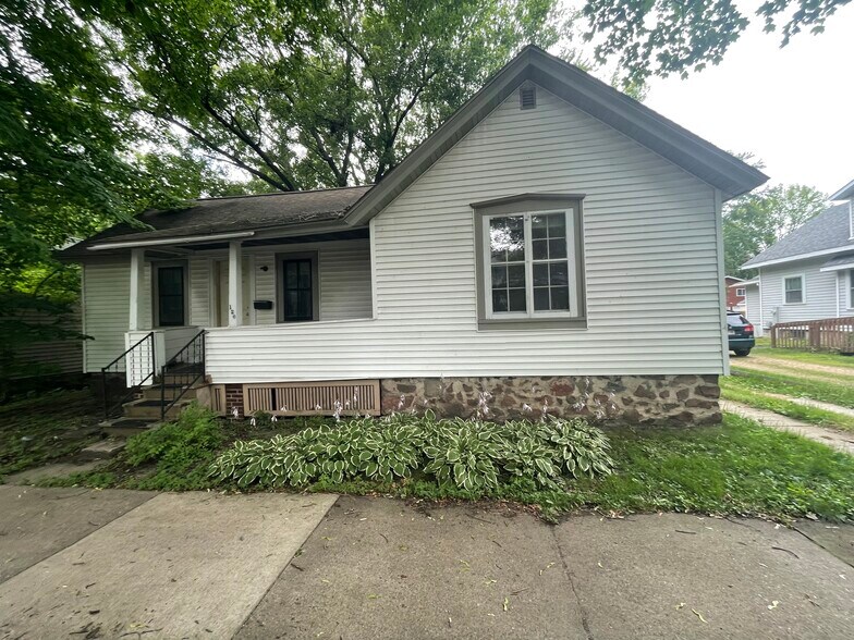 Building Photo - 120 N 4th Ave