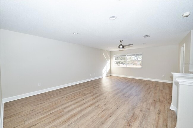 Building Photo - 23903 Sardinia Dr