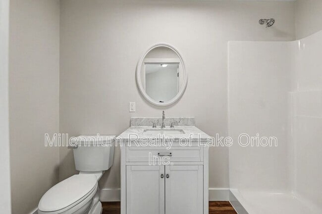 Building Photo - 52 E Iroquois Rd