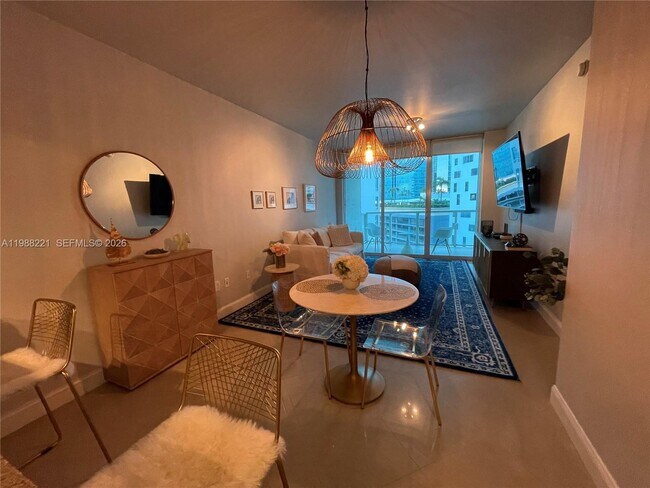 Building Photo - 218 SE 14th St