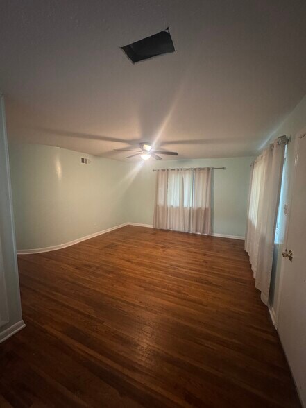 Building Photo - 5601 Sonora Dr